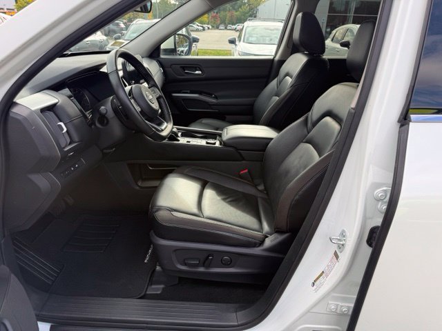 Certified 2024 Nissan Pathfinder SL AWD/4WD image 14