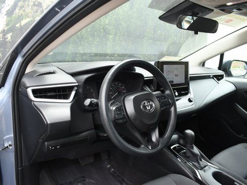 Used 2025 Toyota Corolla LE FWD image 14