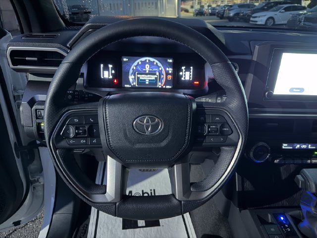Used 2026 Toyota 4Runner SR5 AWD/4WD image 15