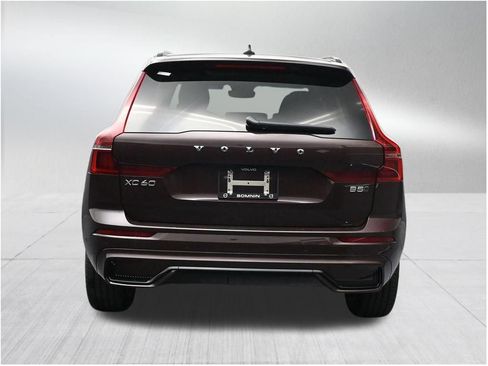 Used 2026 Volvo XC60 B5 Plus AWD/4WD image 4