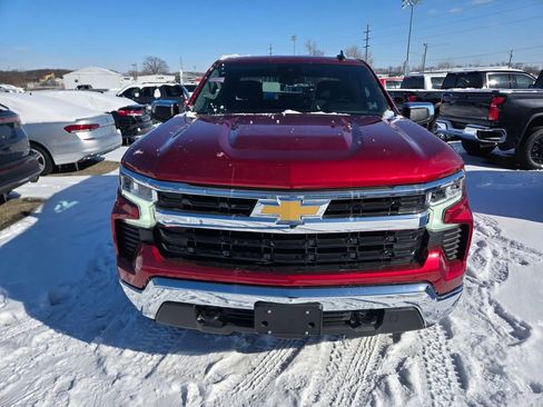Used 2023 Chevrolet Silverado 1500 LT image 2