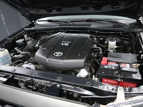 Used 2012 Toyota Tacoma 4x4 Access Cab V6 image 11