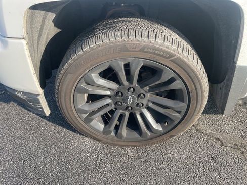 Used 2018 Chevrolet Silverado 1500 LT w/ All Star Edition image 9