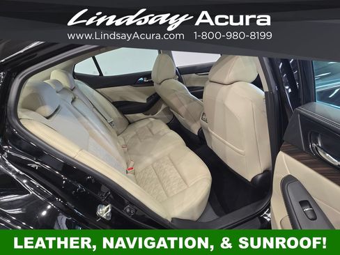 Used 2017 Nissan Maxima Platinum FWD image 9