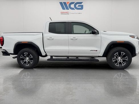 Used 2025 GMC Canyon AT4 w/ Technology Plus Package AWD/4WD image 3
