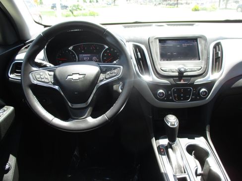 Used 2021 Chevrolet Equinox LT FWD image 13