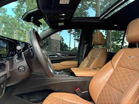 Used 2022 Cadillac Escalade ESV Premium Luxury AWD/4WD image 21