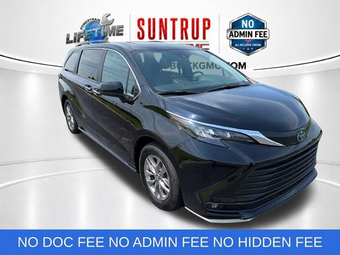 Used 2025 Toyota Sienna XLE FWD image 8