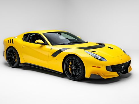 Used 2017 Ferrari F12tdf RWD image 10