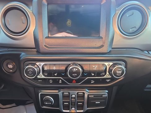 Used 2020 Jeep Wrangler Unlimited Sport AWD/4WD image 23
