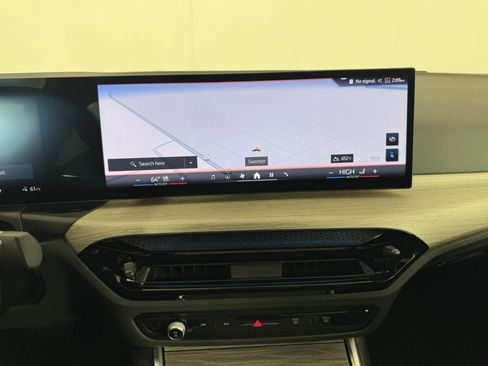 Used 2025 BMW i4 xDrive40i AWD/4WD image 19