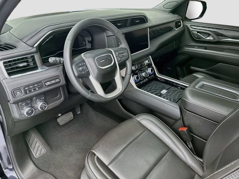 Used 2024 GMC Yukon Denali AWD/4WD image 9