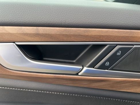 New 2026 Volkswagen Atlas SE image 21