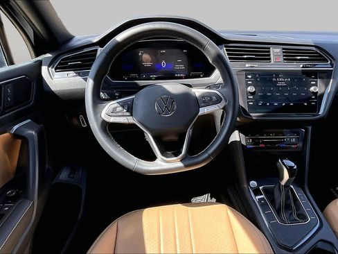Used 2023 Volkswagen Tiguan SE FWD image 9