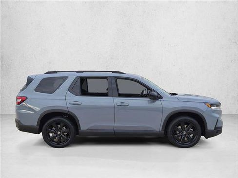Used 2025 Honda Pilot Black Edition image 4