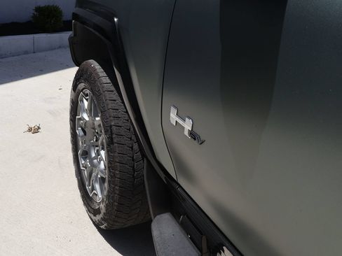 Used 2024 GMC Hummer EV 3X AWD/4WD image 15