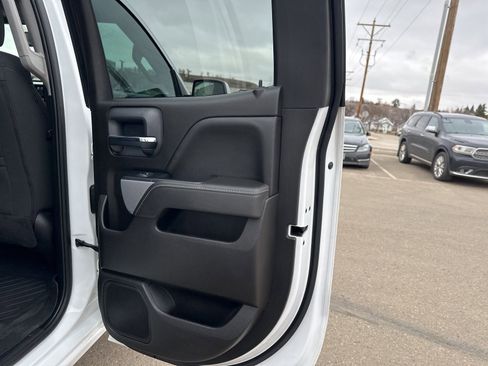 Used 2018 Chevrolet Silverado 1500 LT w/ All Star Edition image 28