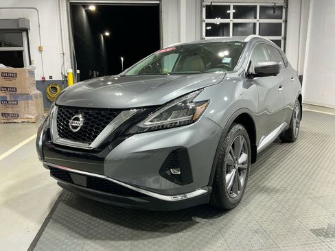 Used 2020 Nissan Murano Platinum w/ Cargo Package image 2