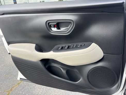 Used 2026 Honda HR-V LX image 15