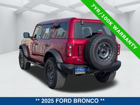 Used 2025 Ford Bronco Badlands image 6