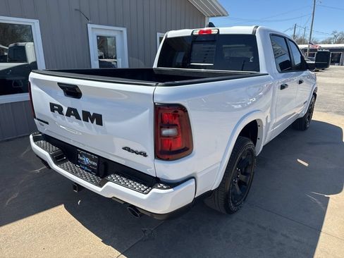 Used 2025 RAM 1500 Big Horn AWD/4WD image 3
