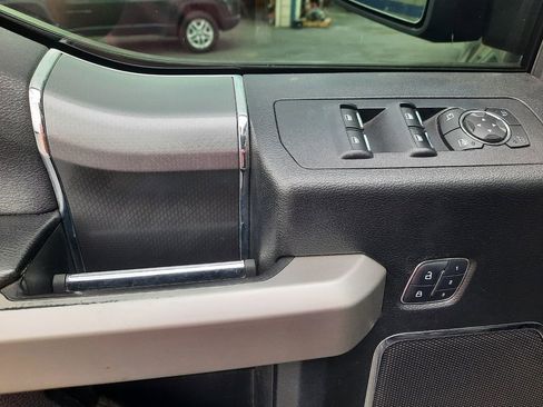 Used 2016 Ford F150 Lariat w/ Equipment Group 502A Luxury AWD/4WD image 7