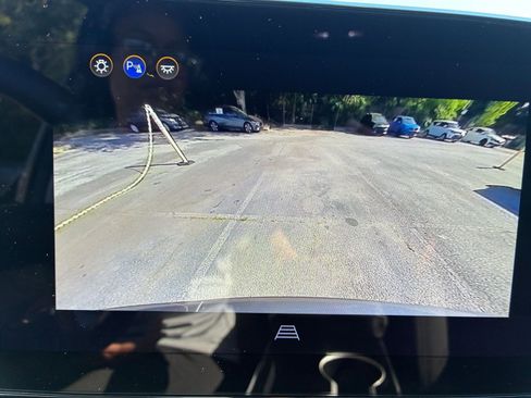Used 2025 Chevrolet Equinox LT FWD image 25