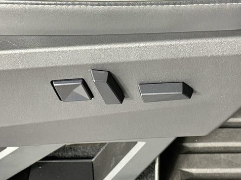 Used 2024 Tesla Cybertruck AWD Crew Cab image 22