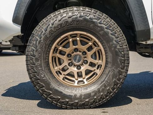 Used 2022 Toyota Tacoma SR5 w/ Trail Edition image 17