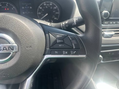Used 2022 Nissan Altima 2.5 S FWD image 14