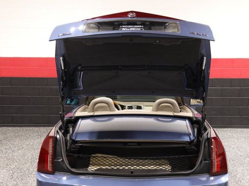 Used 2005 Cadillac XLR RWD image 33