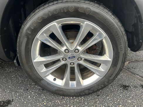 Used 2018 Ford Explorer XLT w/ Equipment Group 202A AWD/4WD image 10