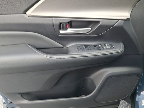 Used 2026 Toyota Grand Highlander AWD image 14