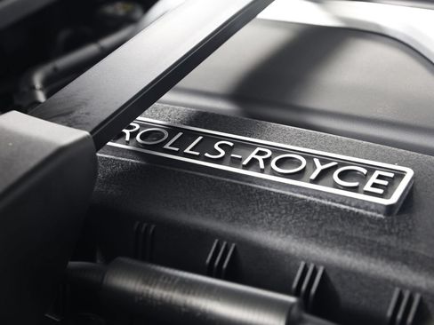 Certified 2025 Rolls-Royce Cullinan AWD/4WD image 29
