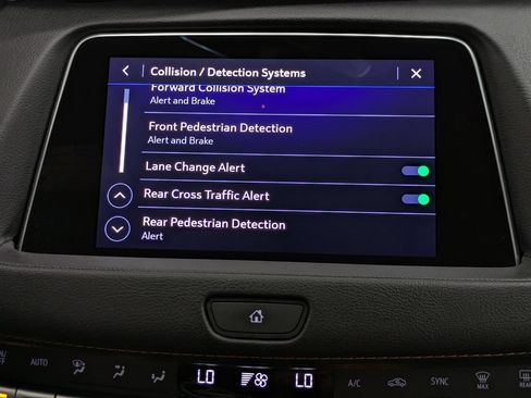 Used 2022 Cadillac XT4 Sport w/ Enhanced Visibility Package AWD/4WD image 12