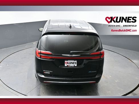 Used 2024 Chrysler Pacifica Select FWD image 45