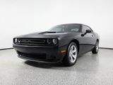 Used 2017 Dodge Challenger SXT image 3