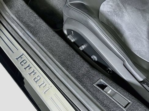 Used 2023 Ferrari F8 Tributo RWD image 22