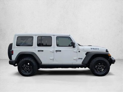 Used 2023 Jeep Wrangler Unlimited w/ Sun & Screen Package image 4