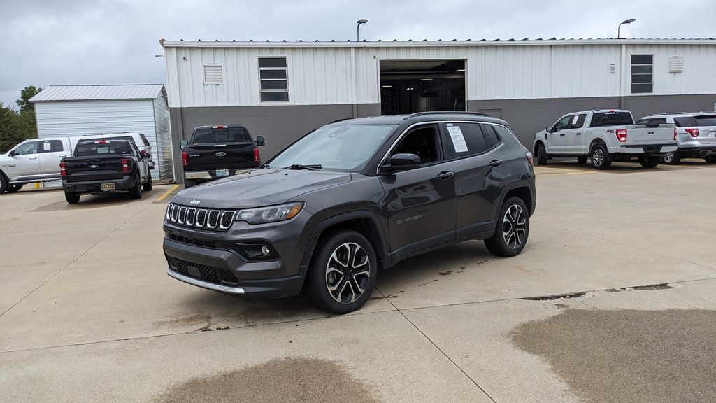 Used 2023 Jeep Compass Limited AWD/4WD image 7