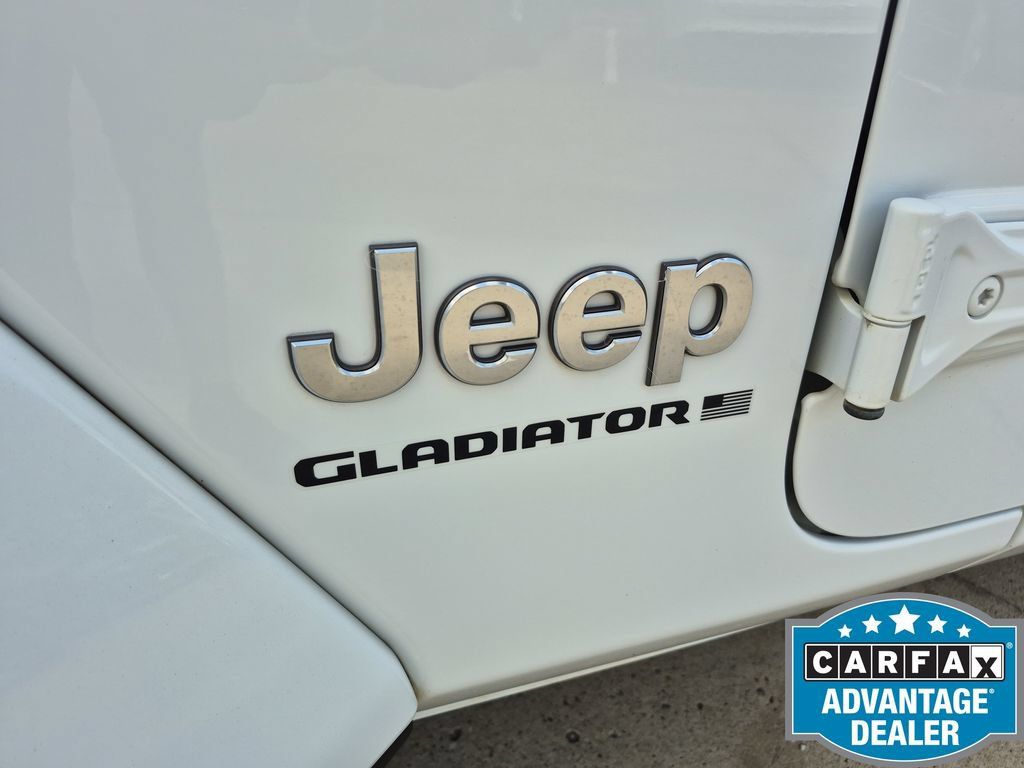 Used 2023 Jeep Gladiator Overland AWD/4WD image 36