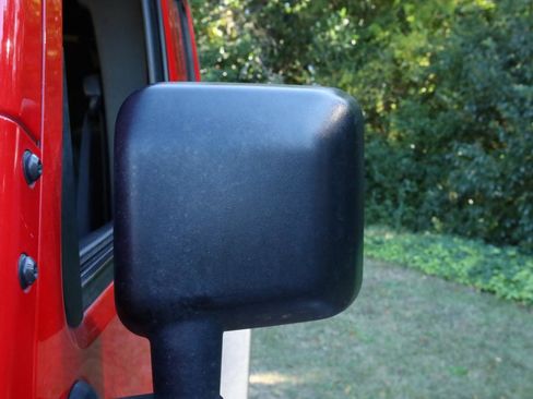 Used 2018 Jeep Wrangler Unlimited Rubicon w/ Cold Weather Group AWD/4WD image 17