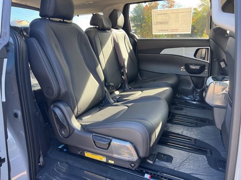 New 2026 Kia Carnival SX image 13