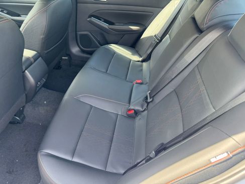 Used 2025 Nissan Altima 2.5 SR w/ SR Premium Package image 8