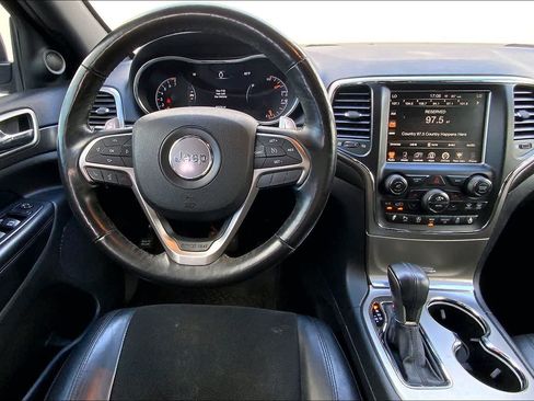 Used 2017 Jeep Grand Cherokee Altitude AWD/4WD image 14