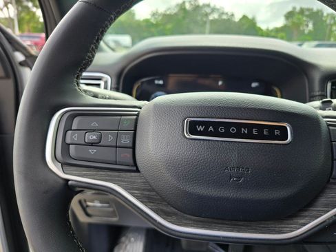 Used 2023 Jeep Wagoneer Series II AWD/4WD image 19