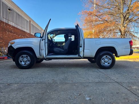 Used 2019 Toyota Tacoma SR image 62
