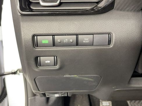 New 2025 Nissan Sentra SV image 28