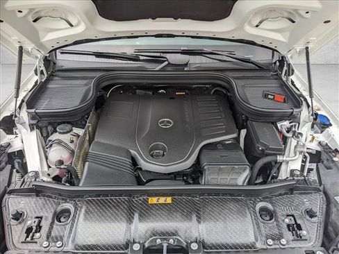 Used 2025 Mercedes-Benz GLS 450 4MATIC image 17