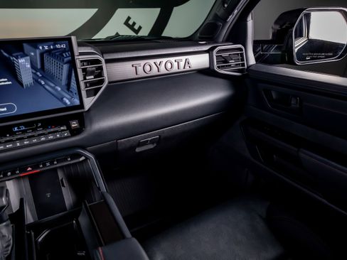 Used 2025 Toyota Sequoia TRD Pro AWD/4WD image 7